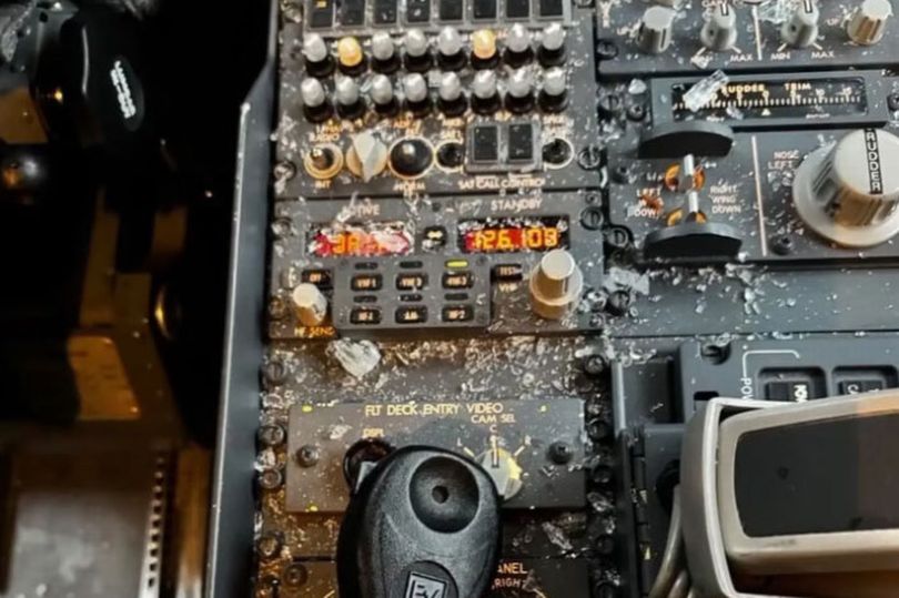 'Bloodied and bruised' United Airlines pilot makes emergency landing as ...