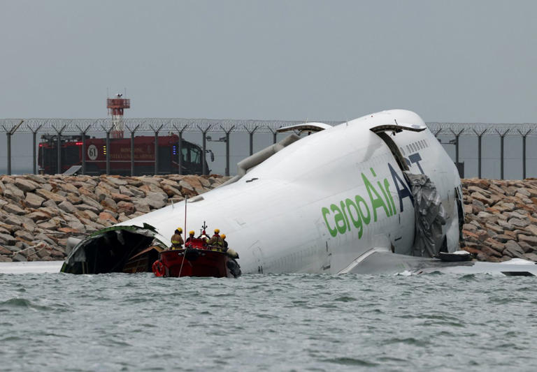Accidente de avión de carga deja dos muertos en Hong Kong