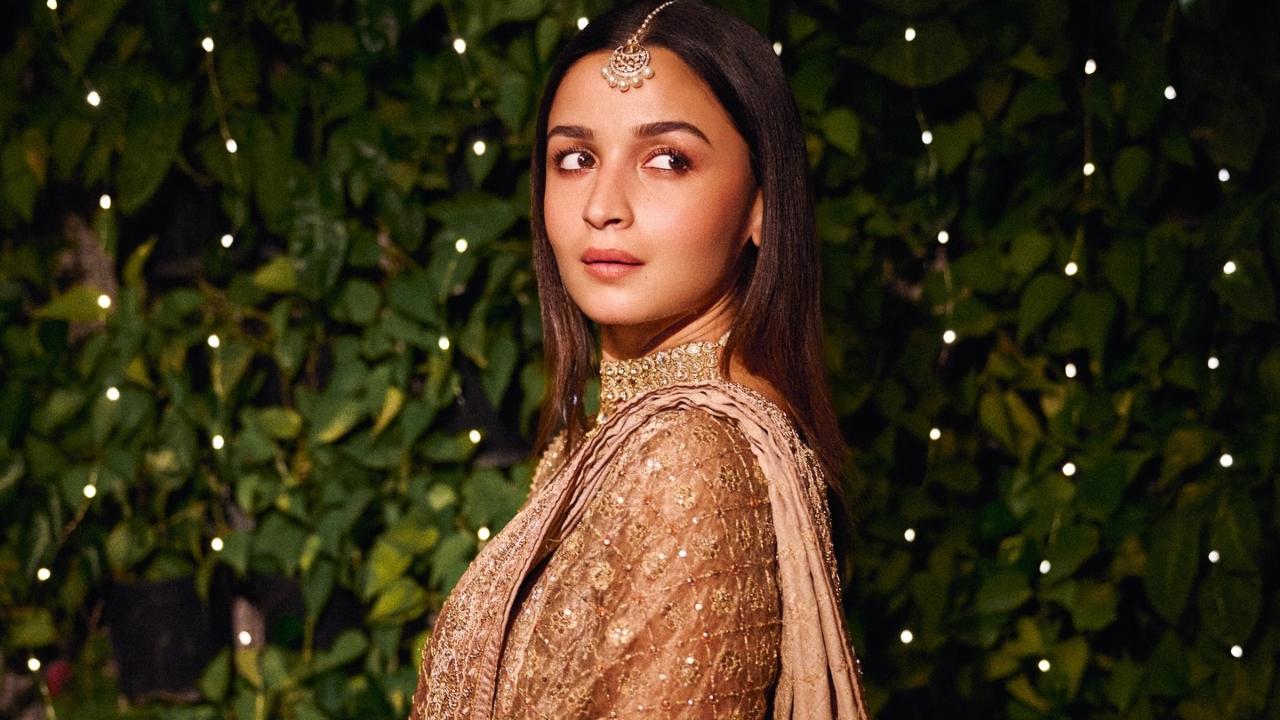 Alia Bhatt gets emotional celebrating last Diwali at home Raha was born