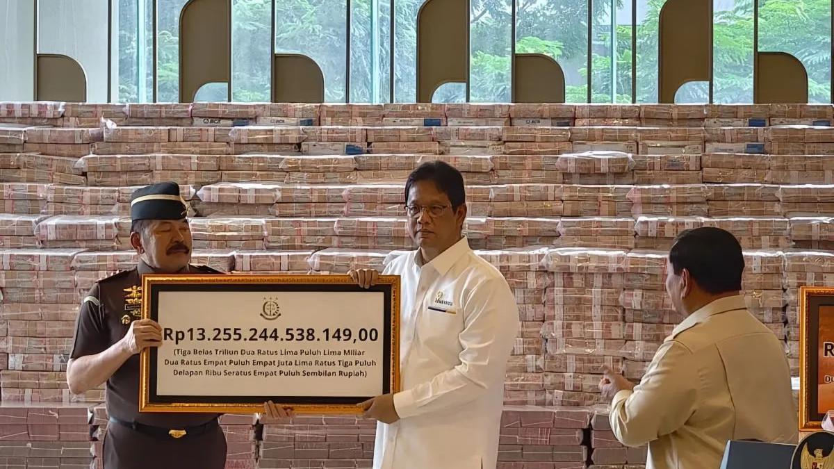 Purbaya Nyaris Push-Up di Depan Prabowo, Menkeu Terlambat Serahkan Rp13 Triliun Uang Korupsi