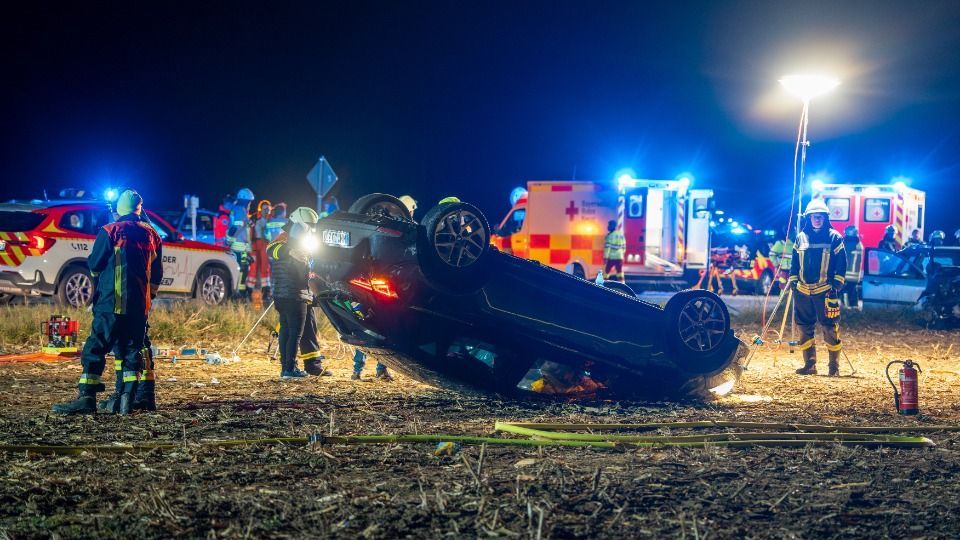 heftiger-unfall-in-der-oberpfalz-drei-schwerverletzte-drei