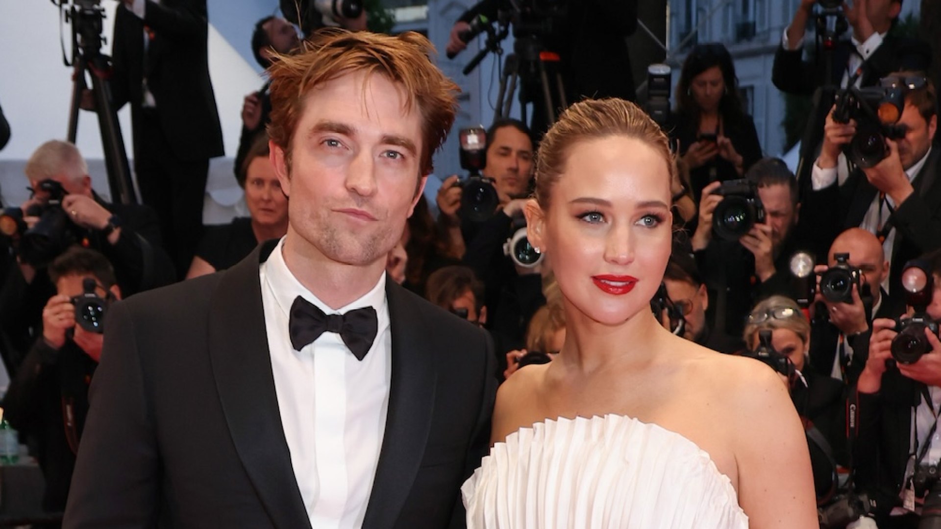 Jennifer Lawrence Secretly Gave Robert Pattinson Food Out of the Garbage