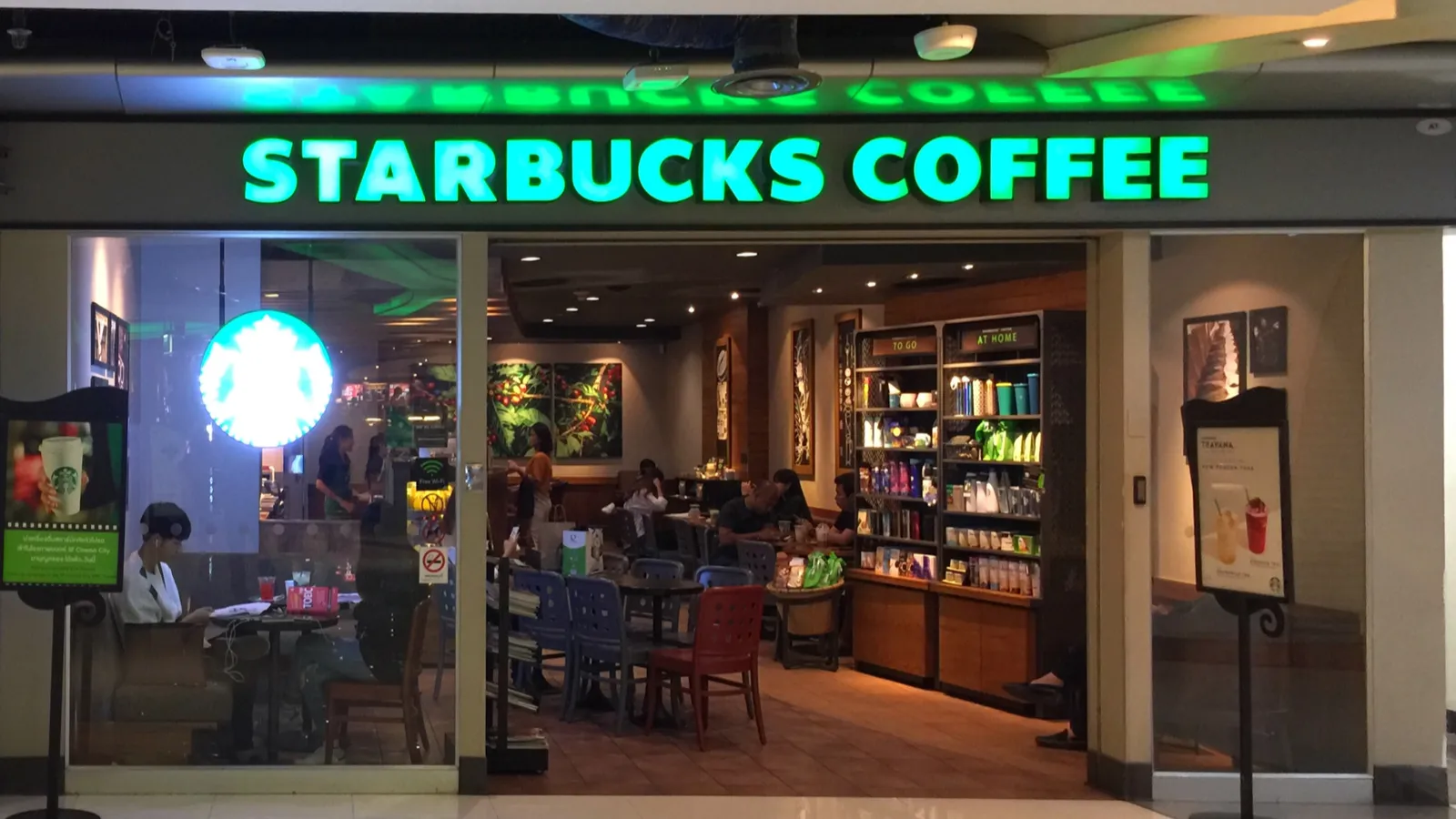 Starbucks' new line of sweet cream is letting cold brew fans play with ...