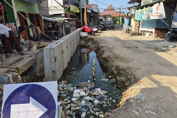 Ketidakberdayaan Tanggul Rob Muara Angke, Proyek yang Mengganggu Kehidupan Warga Pesisir