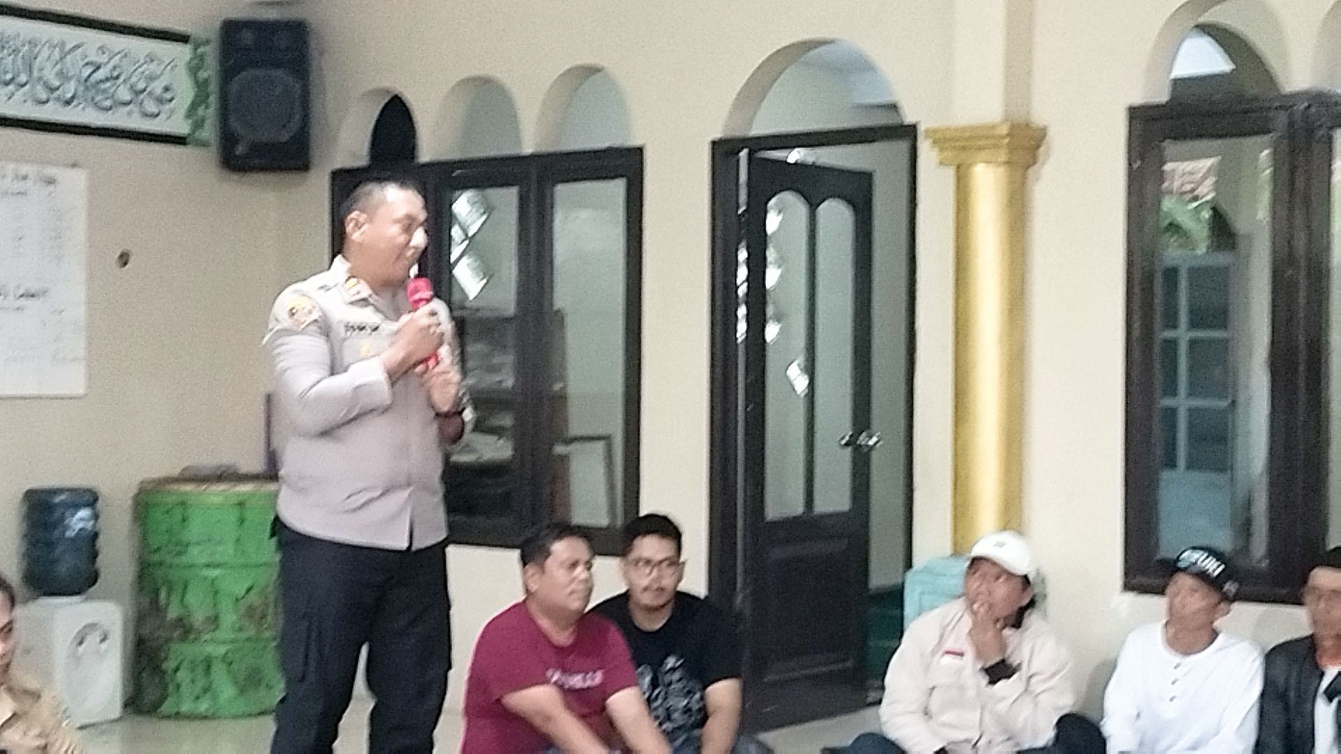 Warga Cibatu Curhat ke Kapolres, Minta Difasilitasi Temui Walikota