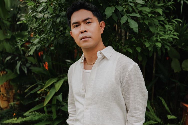 Video Musik “Tak Sejalan” Cakra Khan: Kesedihan dalam Kehilangan