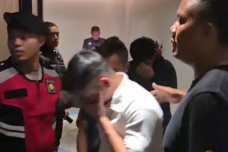 34 Pria Hobi Pesta di Hotel Ngagel, Polisi Terkejut Temukan ASN Sidoarjo