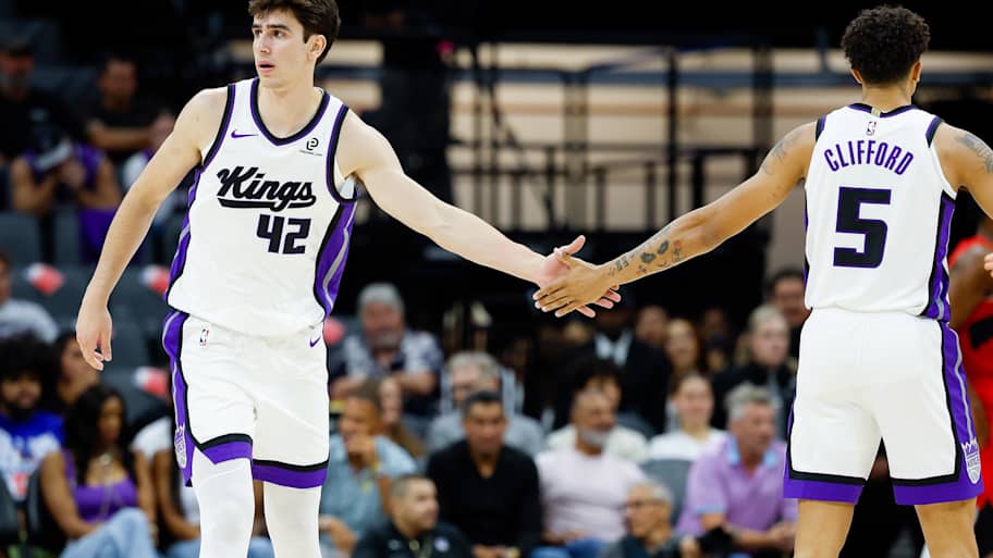 Predicting Kings' Opening Night Lineup After Domantas Sabonis Injury