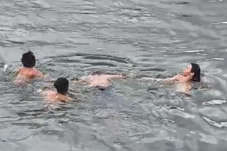 Mandi di Sungai Kedunglarangan, Pemuda Sidoarjo Tewas Terpeleset