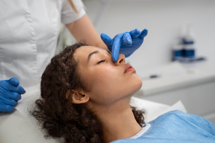 Sering Mendengkur? Ini Tanda Polip Hidung yang Perlu Diwaspadai