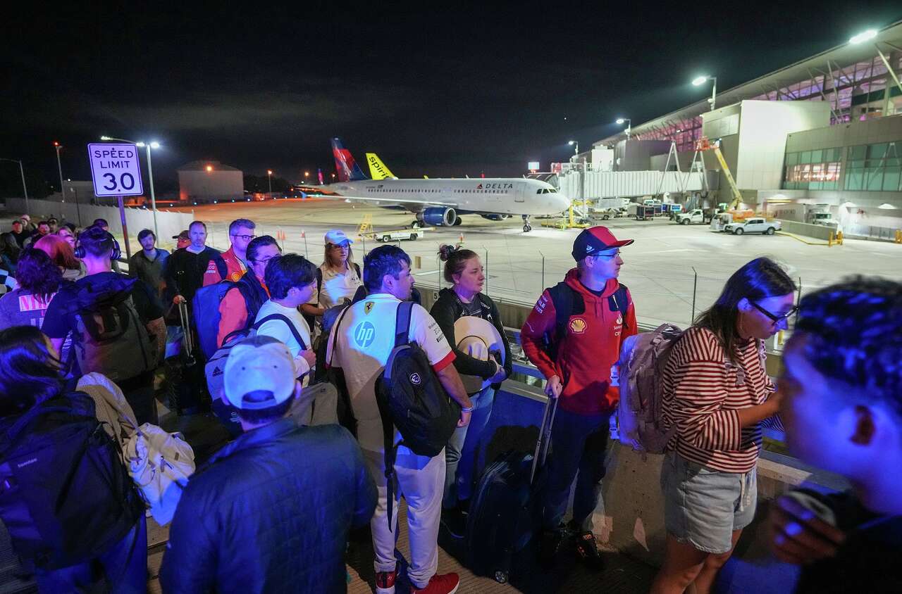Austin airport predicts more than 40,000 departing passengers today ...