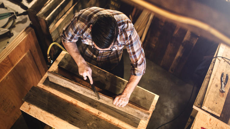 This Stunning Reclaimed Wood Project Makes Your Range Hood Look Custom