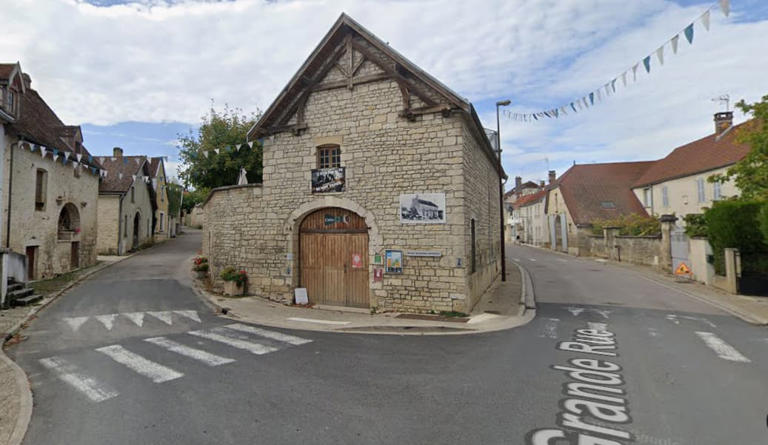 Le Musée de la bouteille de champagne, à Celles-sur-Ource, où les vitraux sont exposés.