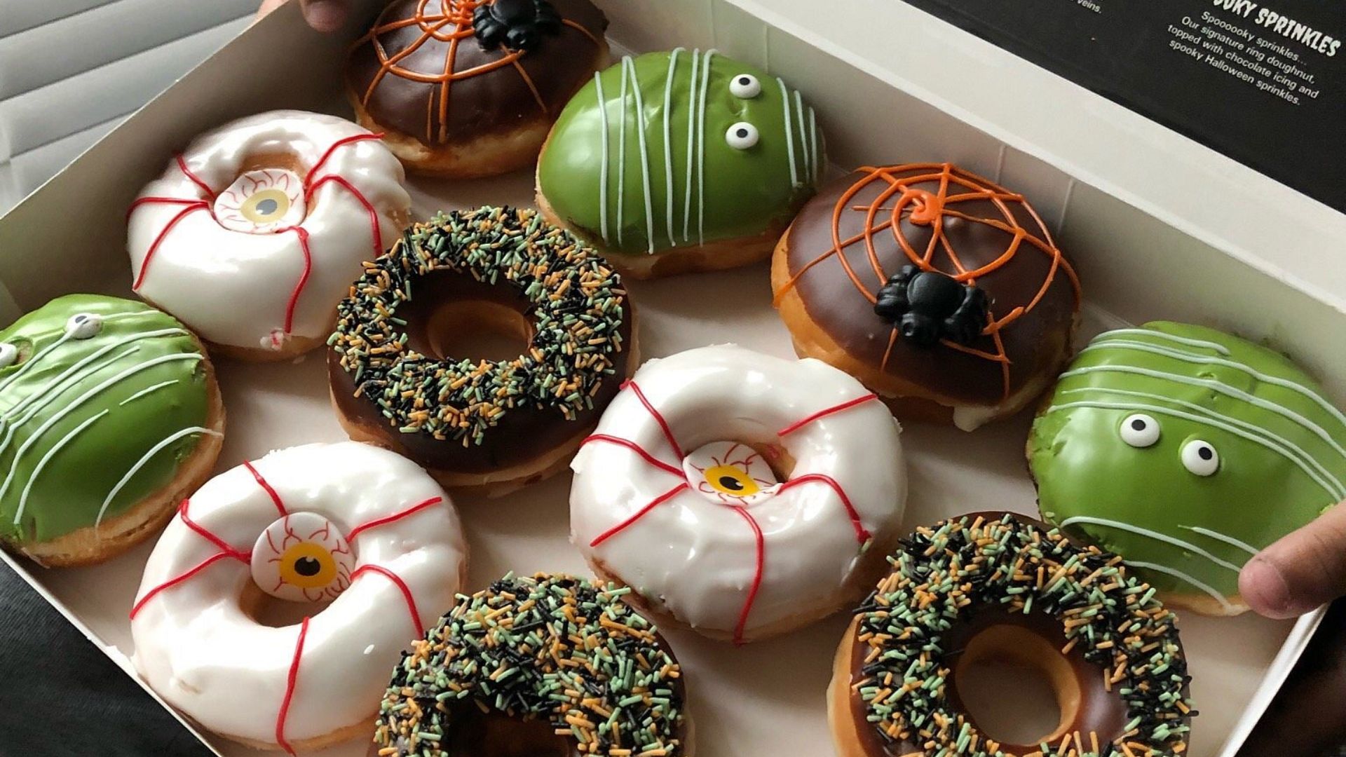 Free Doughnuts, Burrito Deals, and More FastFood Halloween Specials(01)