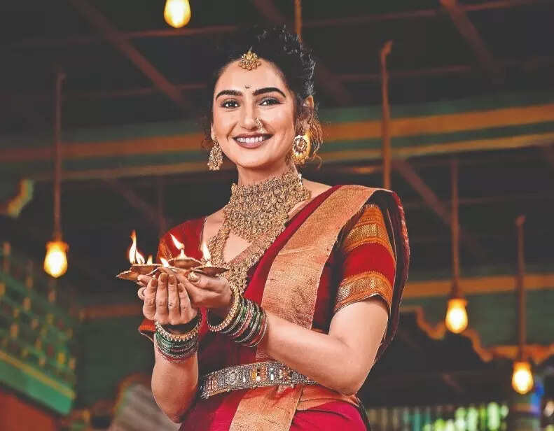 This Diwali, be your own light: Ragini Dwivedi