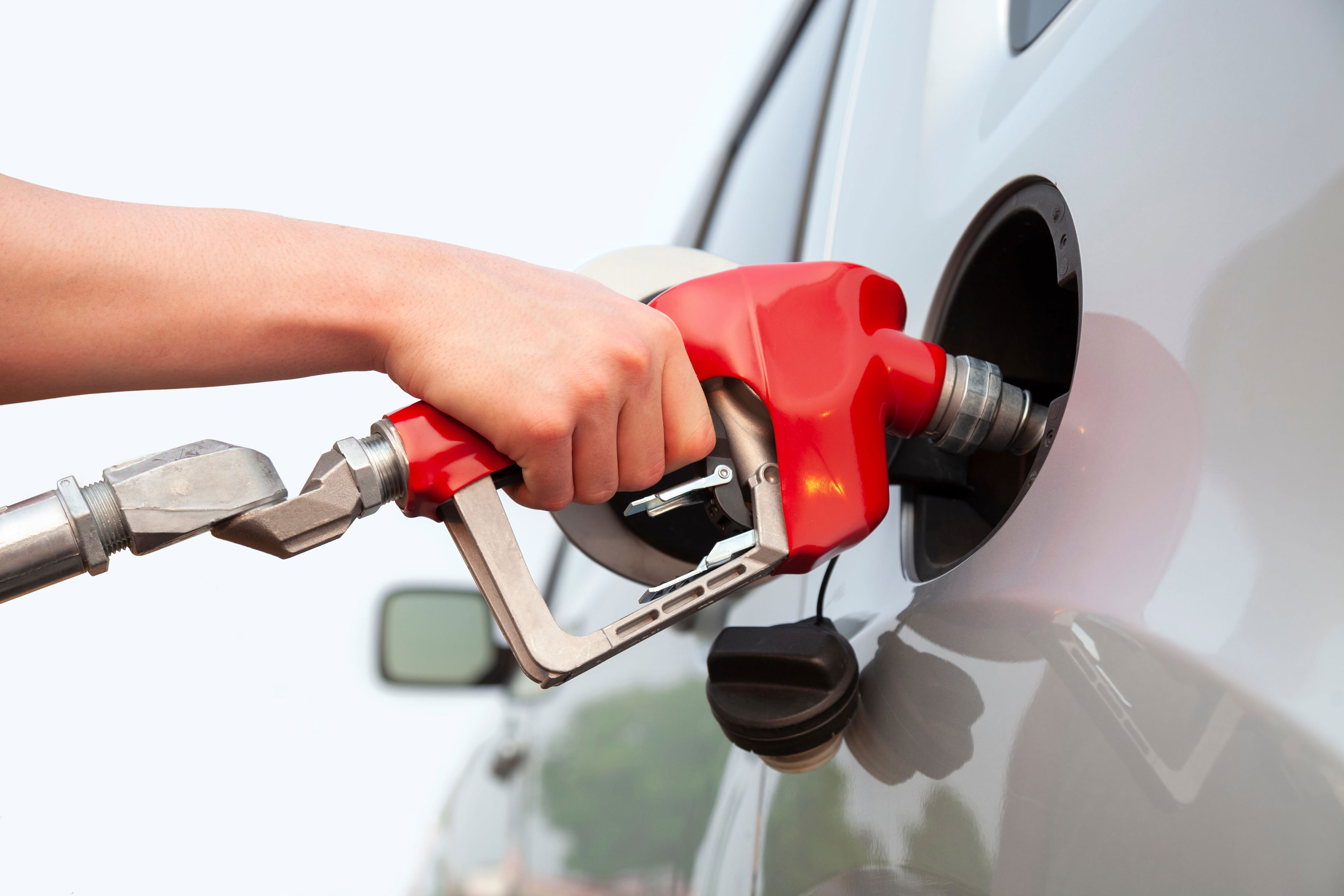 National average gas price dips below $3, but Western Pennsylvania ...