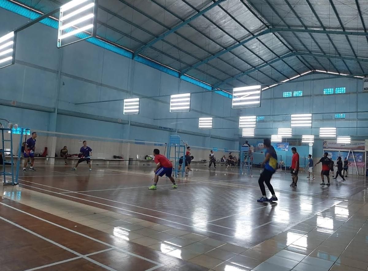 7 Tempat Sewa Lapangan Bulu Tangkis Depok, Lengkap Fasilitas dan Harga