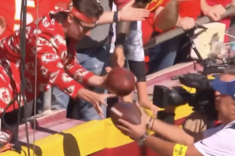 Tony Romo leaves NFL fans stunned as he explains little-known ball rule