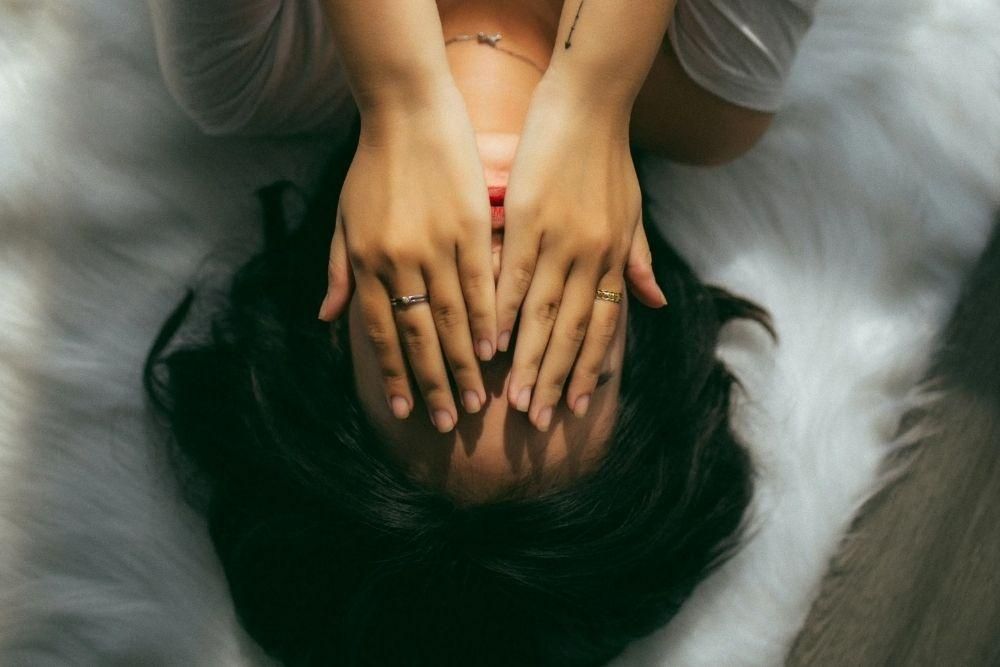 Ternyata, Ini Penyebab Rambut Putih Muncul di Usia Muda