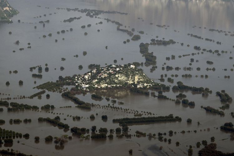 Banjir Meksiko Tewaskan 76 Orang, 27 Hilang