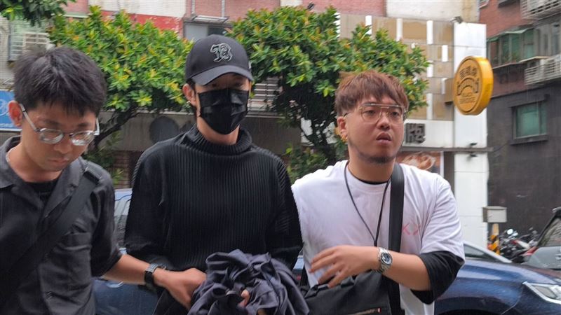 昔點名廖允杰涉閃兵！美女主播神預言 「1大咖影帝」也衰中槍