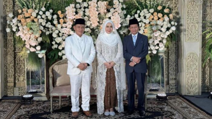 Profil Maya Suhasni Siregar, Menikah dengan Wamenag Romo Syafii yang Berusia 54 Tahun dan Punya 7 Cu