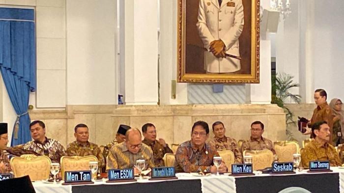 Akhirnya Terungkap! Alasan Purbaya dan Luhut Tak Sapa di Sidang Kabinet