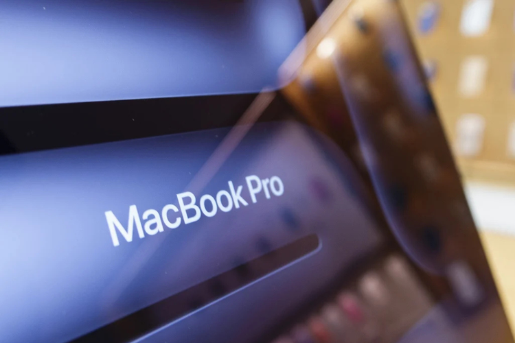 Apple Siapkan MacBook Pro Layar Sentuh, Tiru iPad?