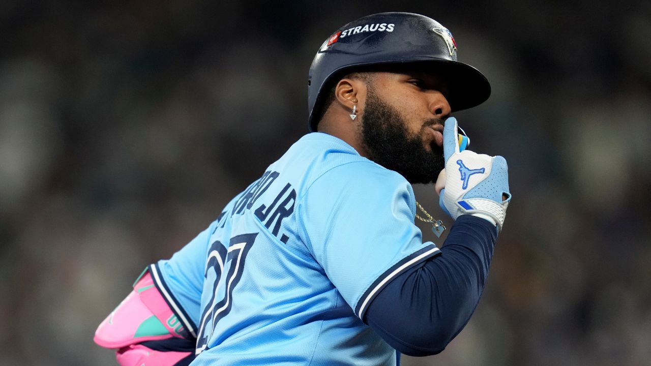 blue-jays-vladimir-guerrero-jr-rocks-auston-matthews-jersey-ahead-of