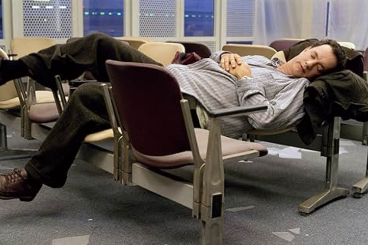 Sinopsis Film The Terminal: Pengungsi Tanpa Negara di Balik Gerbang Bandara, Perjalanan Viktor Menuj