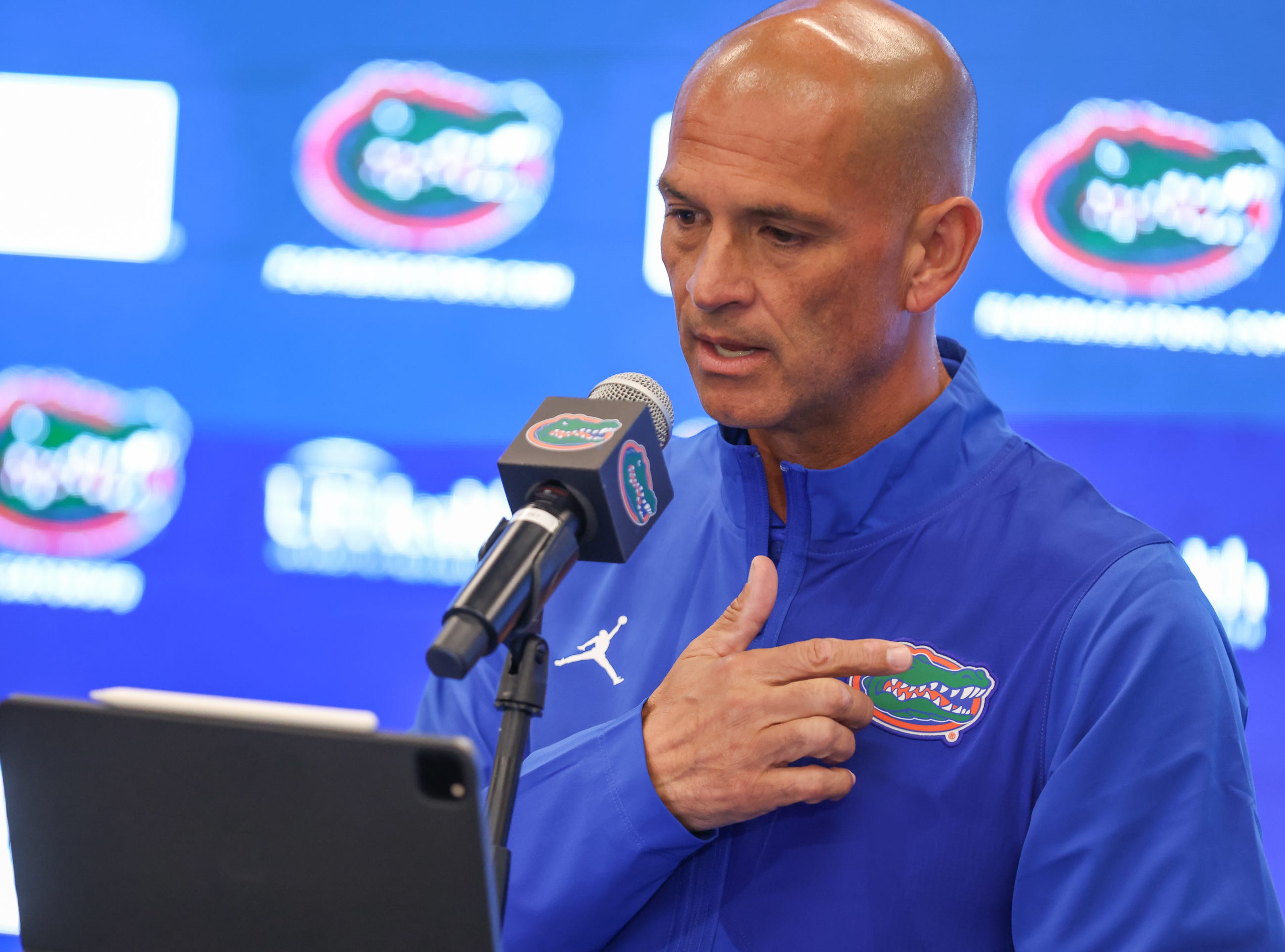 Florida football players discuss Billy Napier's final goodbye, interim ...