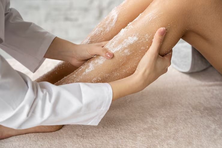 Hentikan Cara Asal! 5 Tips Pakai Body Scrub untuk Hasil Maksimal