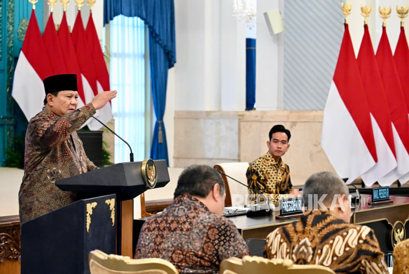 Prabowo Buka Kebiasaan Telepon Menteri Pagi dan Malam