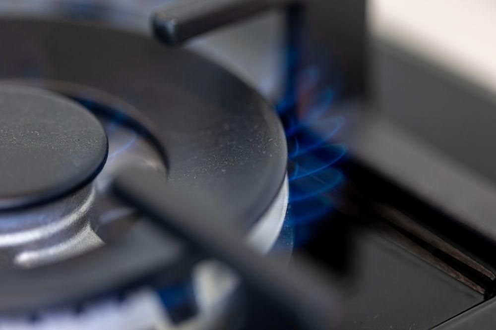 Mengapa Api Kompor Gas Berwarna Kuning?