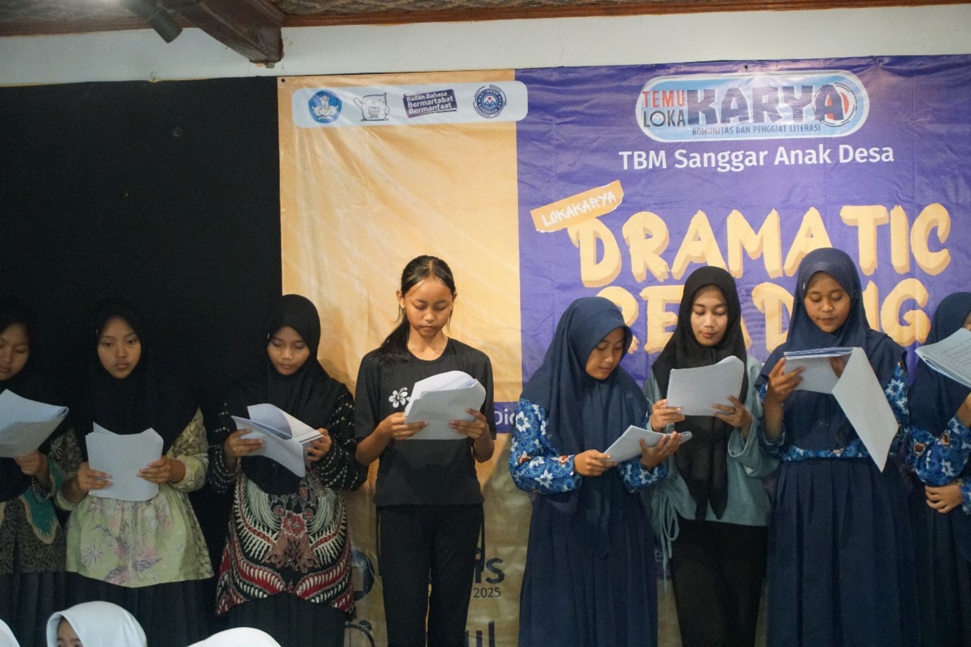 Loka Karya Pemanfaatan Bantuan Literasi 2025 TBM Sanggar Anak Desa Sakola Motekar Ciamis