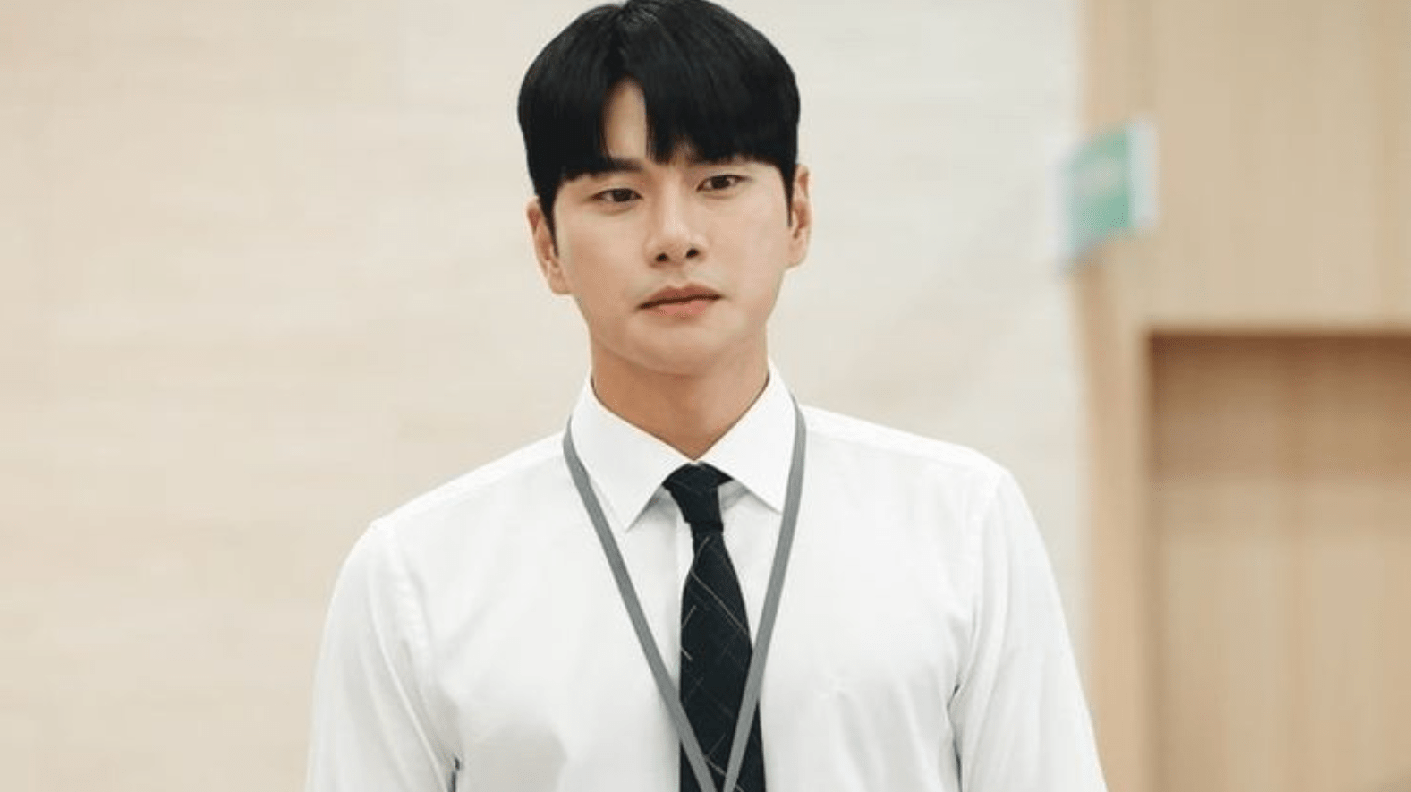 Lee Yi Kyung Issue Explained: Who Did The Actor Send Lewd Chats To?