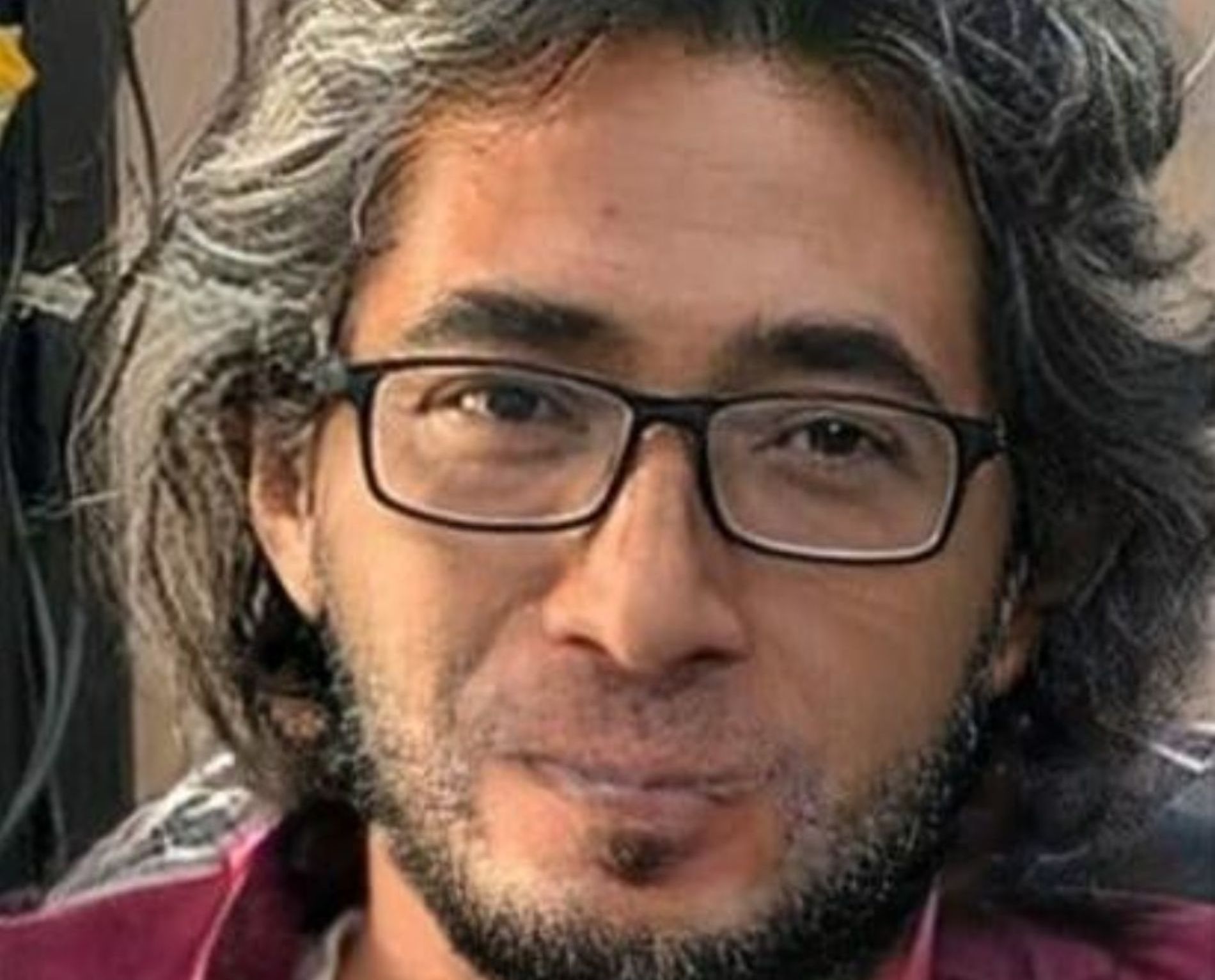 Ketika Panggung Kehilangan Keagungan oleh Edi Sutardi