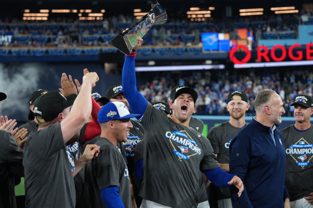George Springer’s dramatic Game 7 homer sends Blue Jays to World Series ...