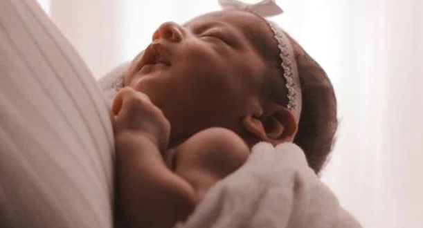 Nama Bayi Perempuan Islami Modern dengan Makna Indah dan Pintar