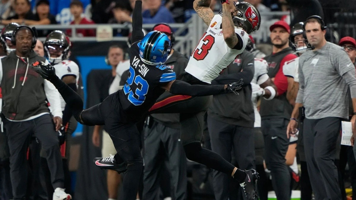 NFL: Buccaneers Star Player Knocked Out and Suffers Terrible Injury (Video)