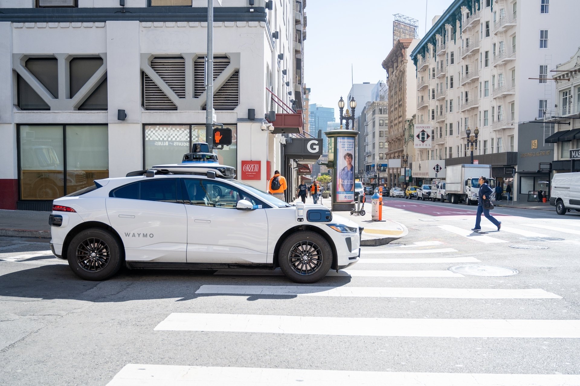 Proposed Federal Bill Targets Robotaxi Interference with Emergency Services