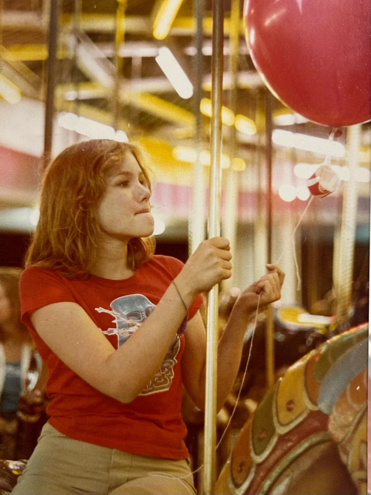 16 People Shared Photos of Their Moms in Their Youth, and We Had to