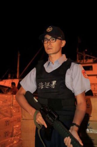 鄭元暢當兵「穿海巡服帥炸」！值勤照曝光 網大讚：以為是劇照