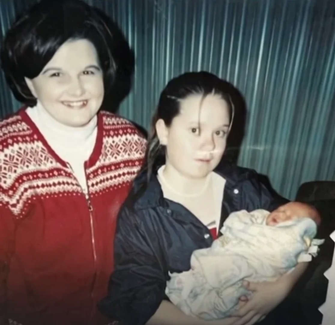 contioutra.com - Mulher descobre que o colega de trabalho é o filho que ela entregou para adoção há 20 anos