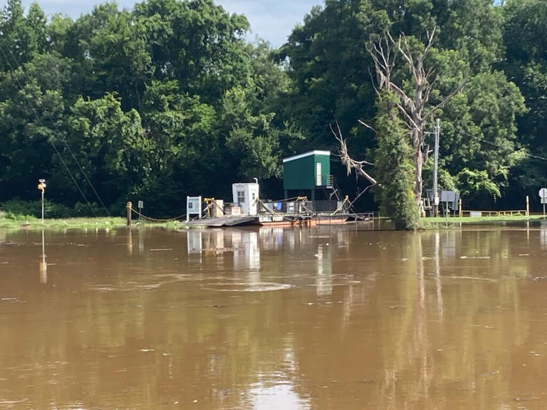 Elwell Ferry pauses operations until next Thursday