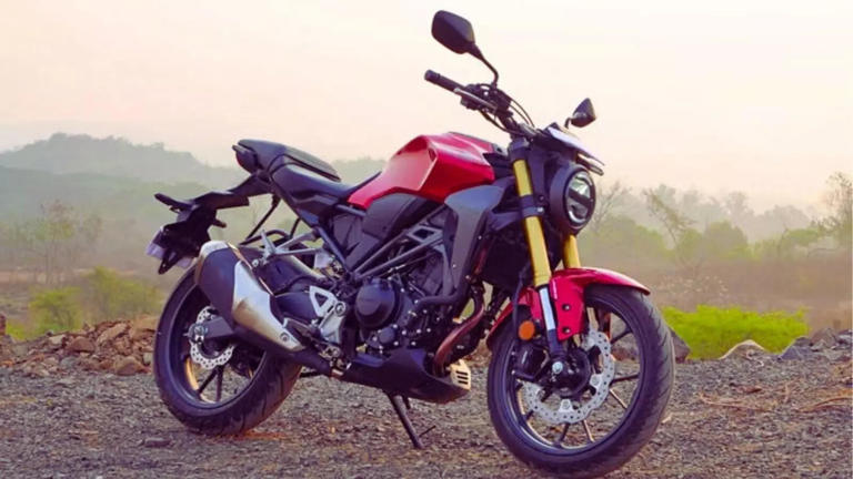 GaadiDrive.com | Exciting Honda CB300R Highlights Price, Mileage & Engine Performance Explained...