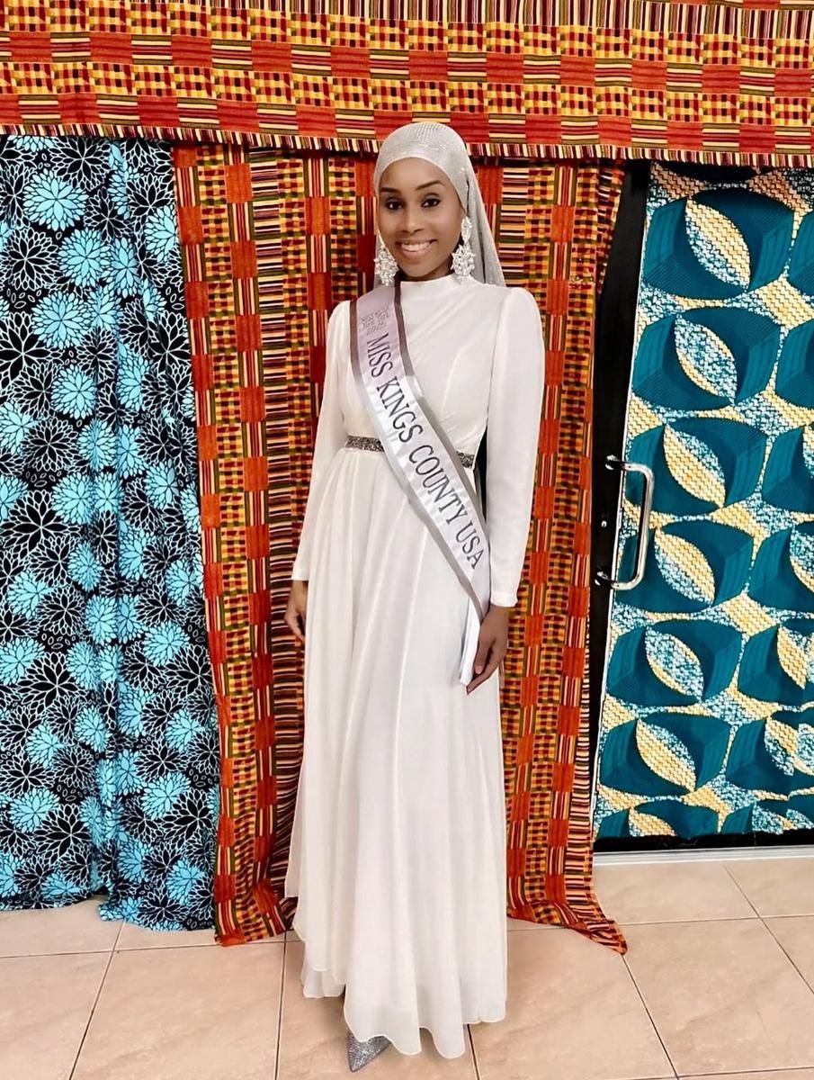 potret MonaLesa Brackett, finalis Miss USA 2025