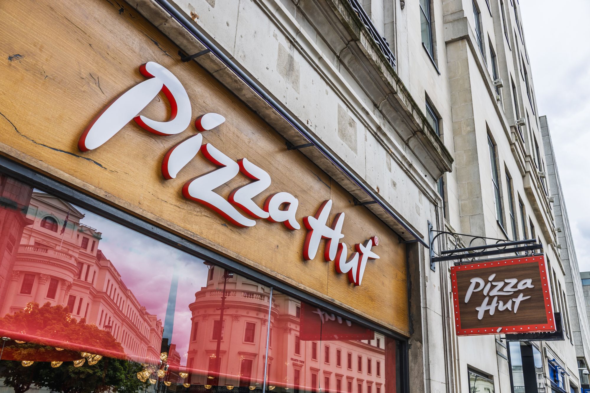 Pizza Hut closures Full list of 68 restaurants closing down as UK dine(01)