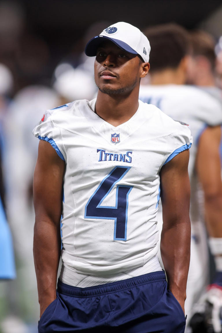 Tyler Lockett splits from Titans during disastrous start to season