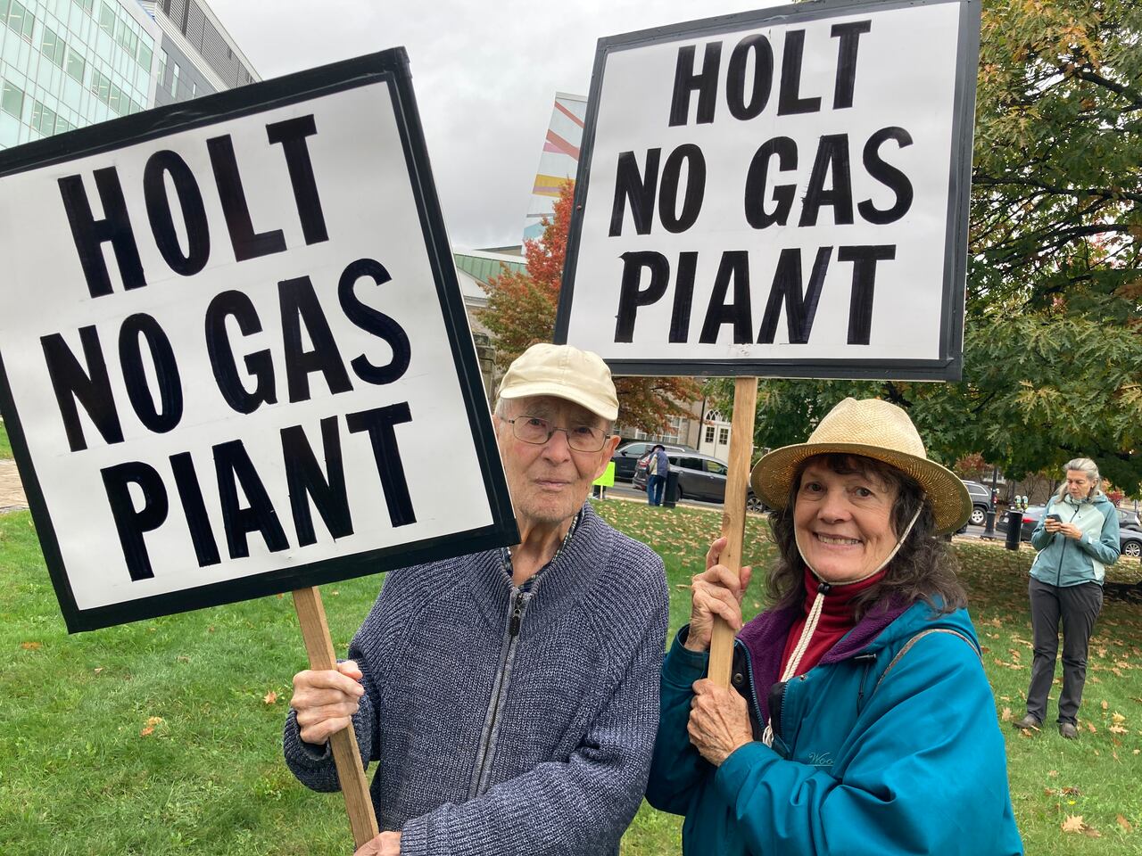 Holt lays out legislative agenda, has ‘questions’ about gas plant